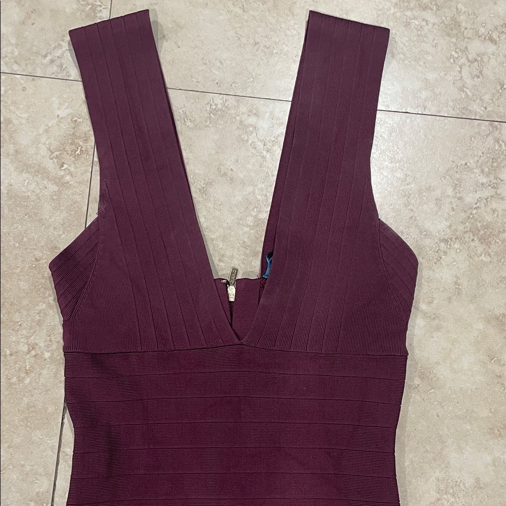 Marciano Cut Out Bodycon
Bandage Cocktail Sleeveless Burgundy Dress size XS